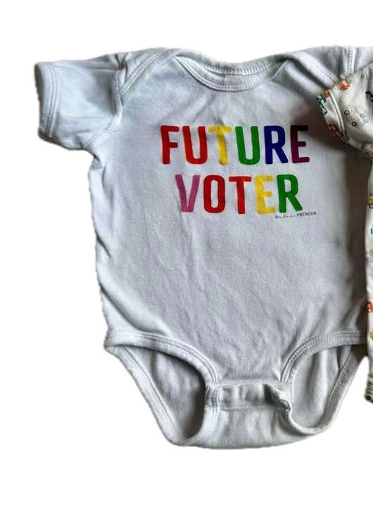 6-12M Future voter Bodysuit, Kids 12 Month (9-12M)