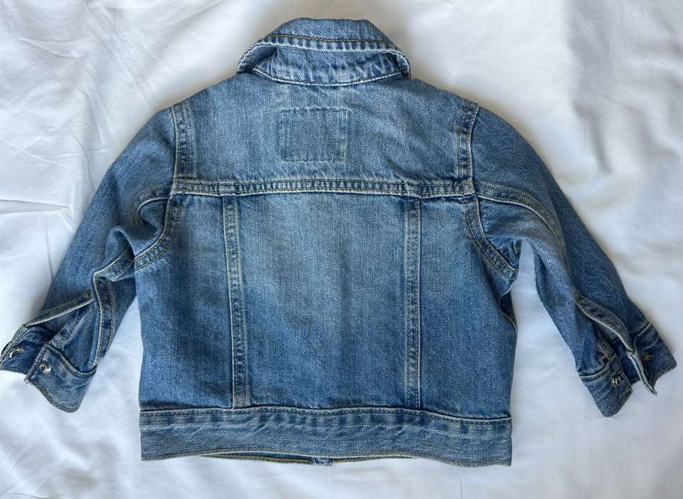 9-12m Jean jacket- fits larger, Kids 12 Month (9-12M)