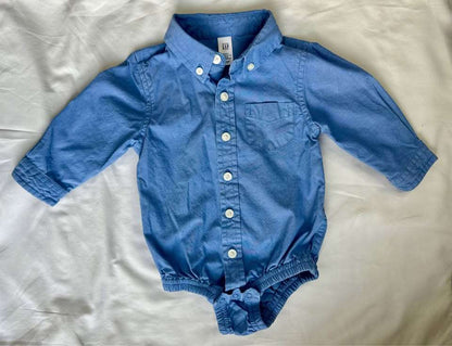 12-18m GAP blue collared button up bodysuit, Kids 18 Month (12-18M)