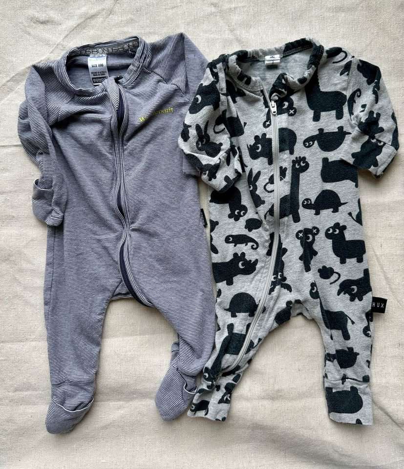 3M Bonds Wondersuit and Hux Baby Romper, Kids 3 Month (0-3M)
