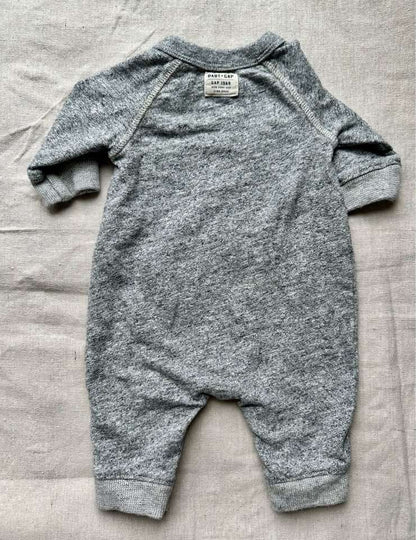 3M Baby Gap Gray One-Piece Romper, Kids 3 Month (0-3M)