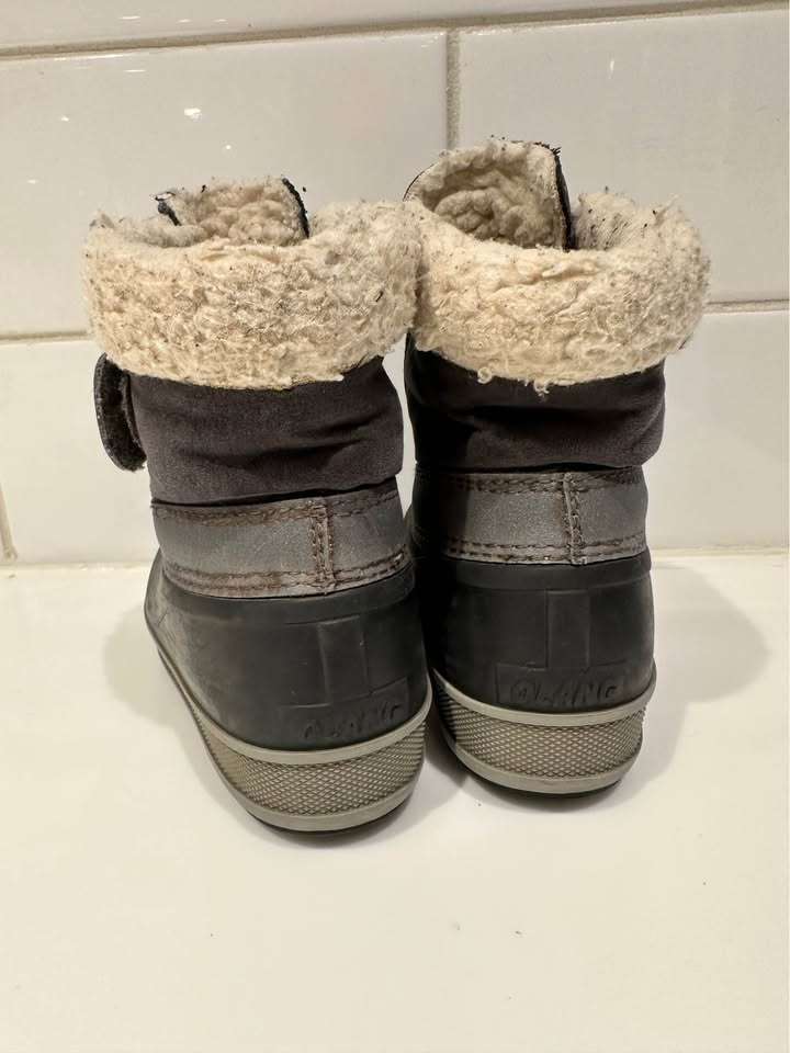 Size 21/22 (5/6)Olang Toddler Winter Boots, Shoes 5 (Walkers:12-24 mth)