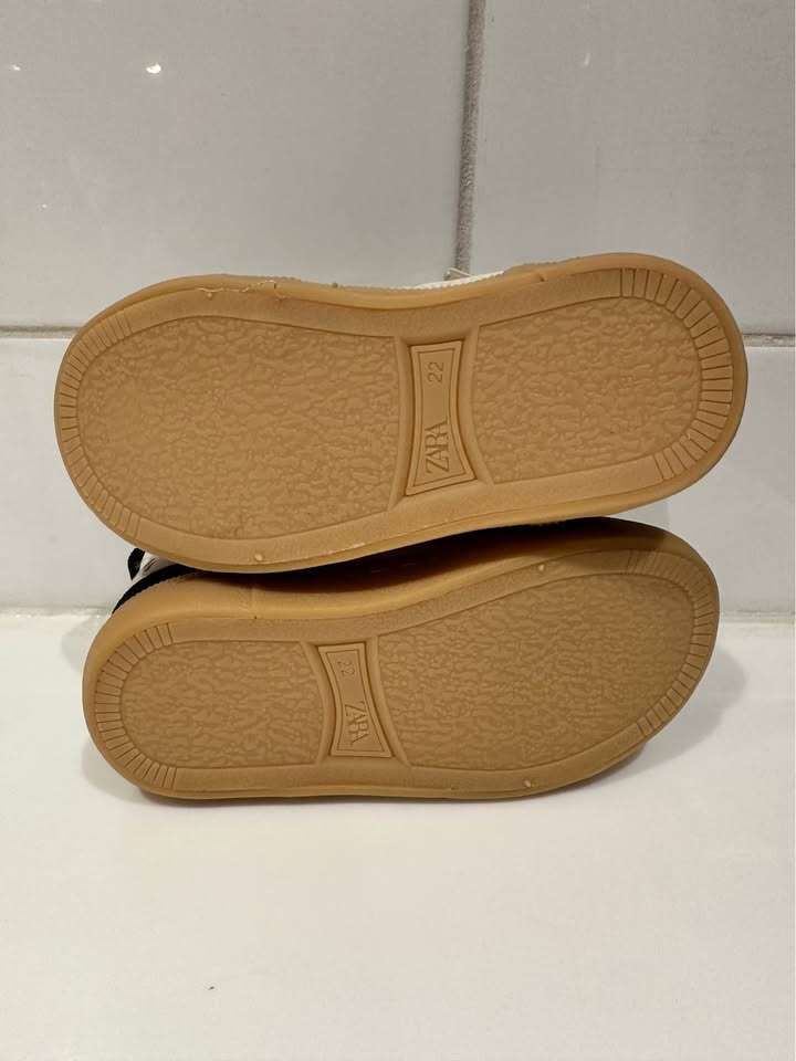 Size 6 (EU 22) BNWT Zara Baby High-Top Sneakers Cream Beige, Shoes 6.5 (Walkers:12-24 mth)
