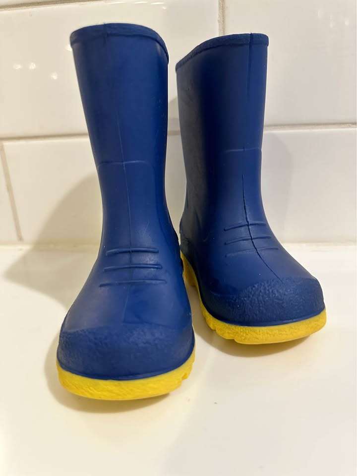 Size 5 Toddler Blue Yellow Rain Boots, Shoes 5 (Walkers:12-24 mth)