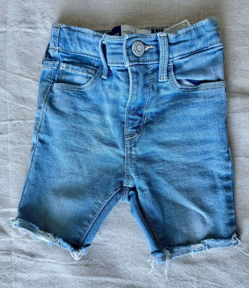 12-18M cuffed fray Old Navy jean shorts, Kids 18 Month (12-18M)