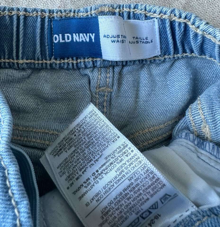 12-18M cuffed fray Old Navy jean shorts, Kids 18 Month (12-18M)