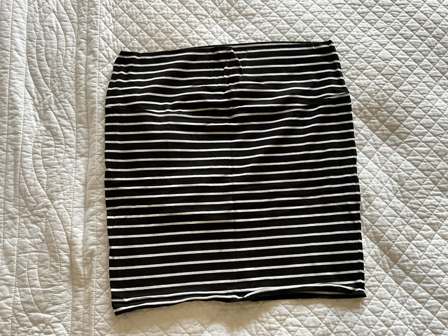 Thyme Maternity Skirts (1 Black; 1 Stripped) Size XL., Maternity XL (16-18)