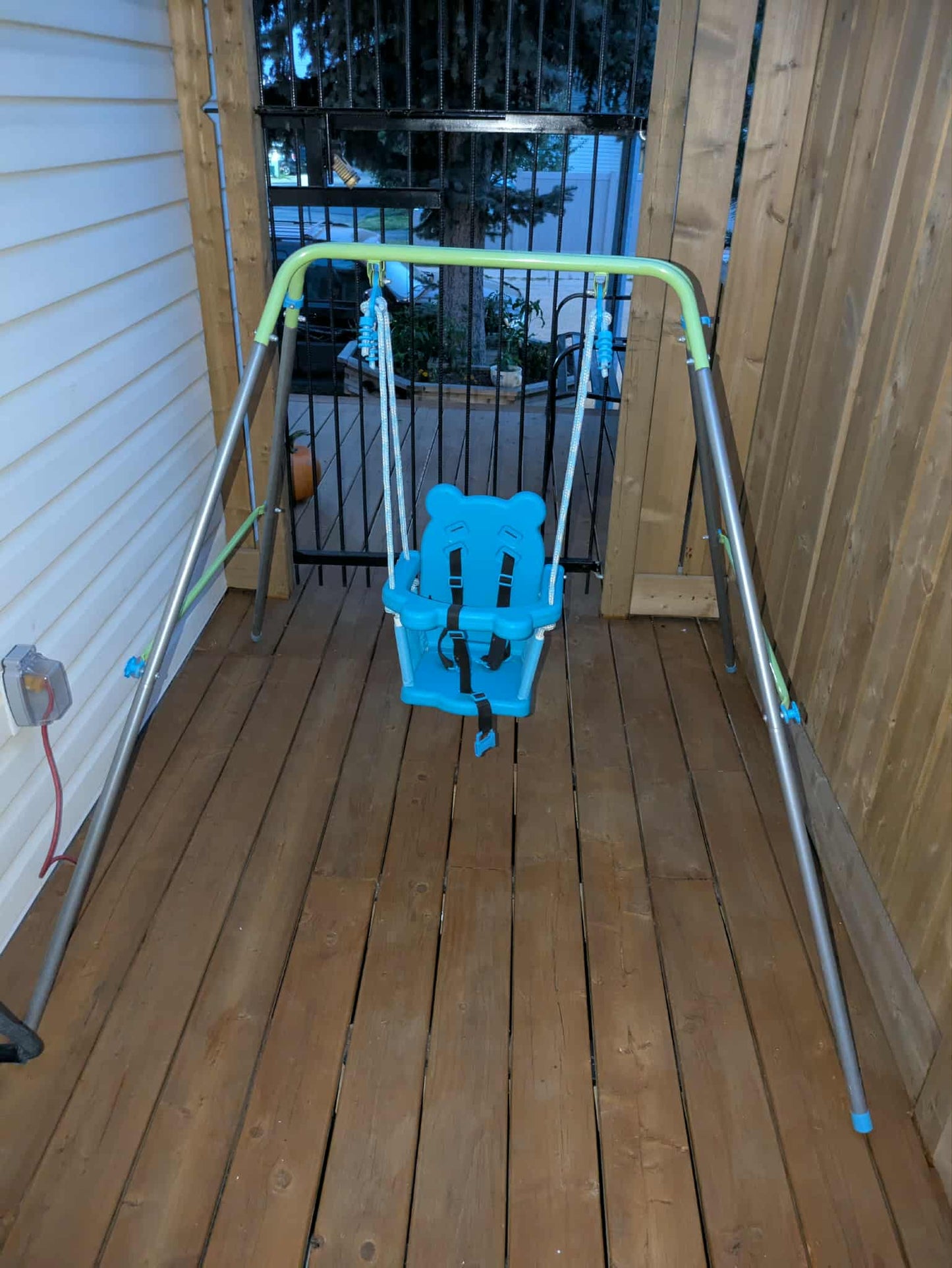 Sportspower Outdoor Foldable Metal/Steel Swing Set, Ages 12-36 Months, Up to 55lbs