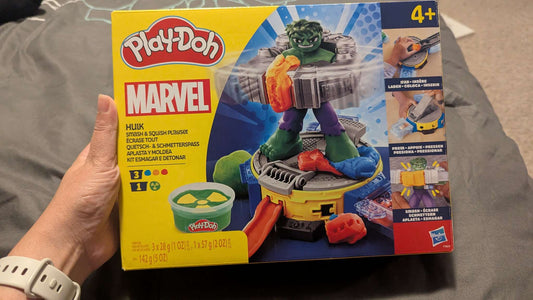 Hulk play doh set- New