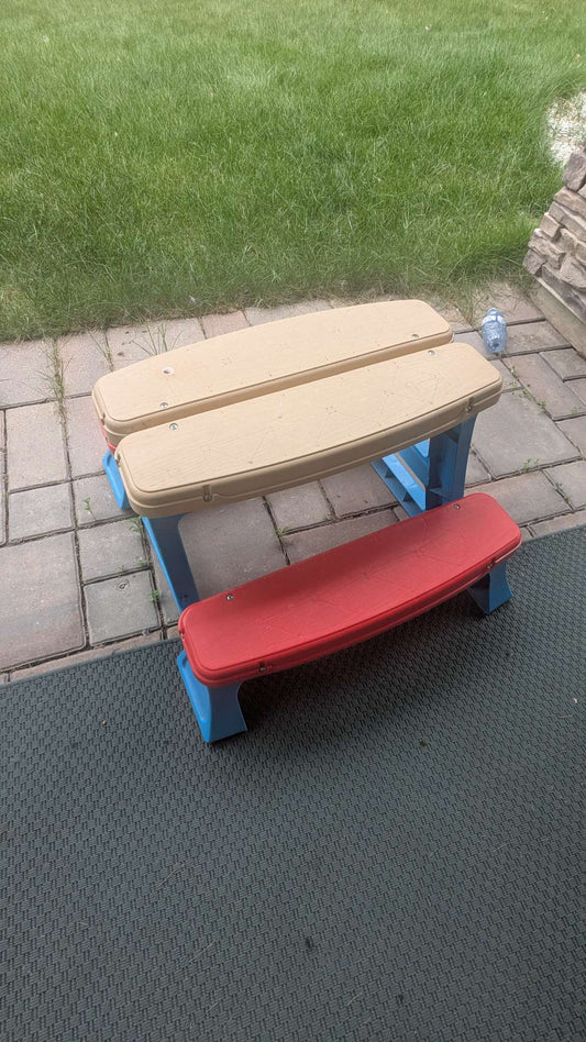 Little tikes picnic table