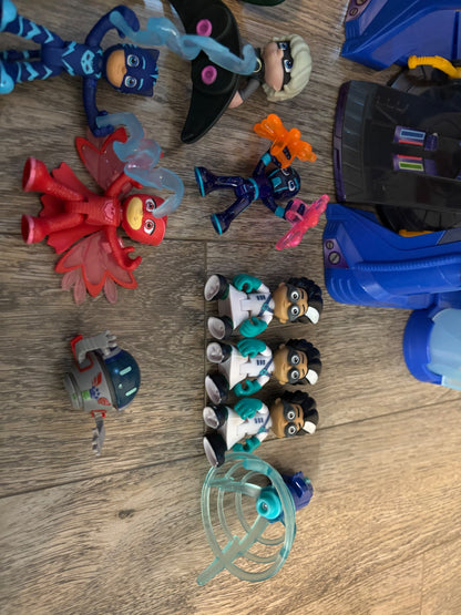 PJ Masks Deluxe Battle HQ Playset w/ Heroes & Villain Lot