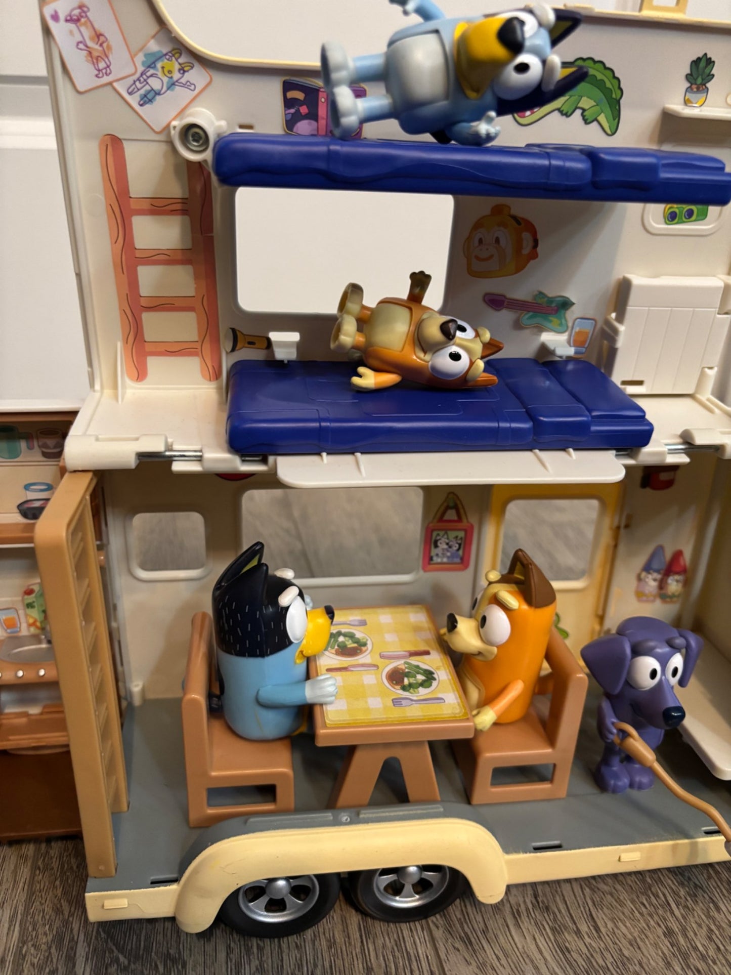 Bluey Caravan Adventure Set with Figures