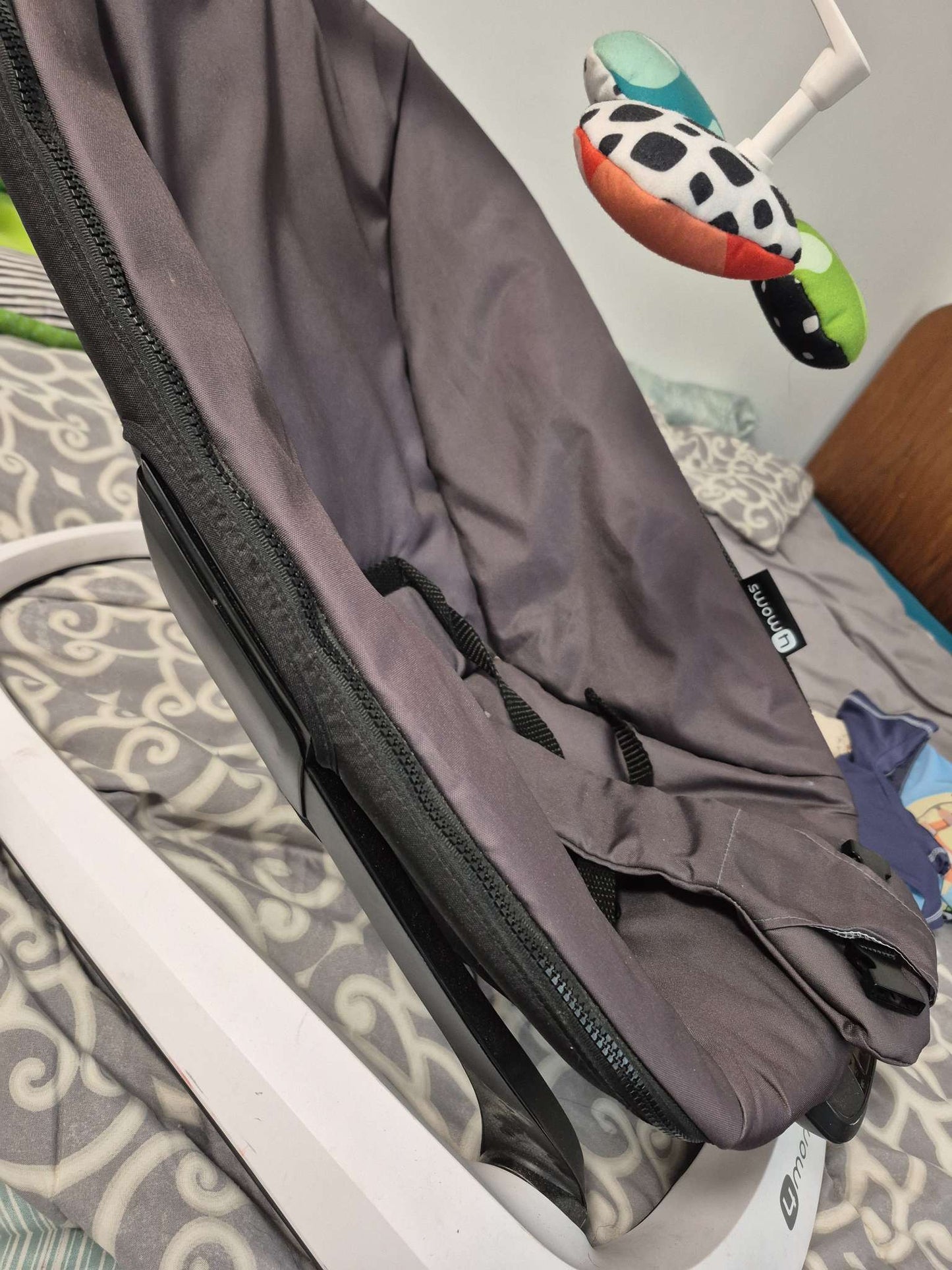 4 moms bounceroo in charcoal grey