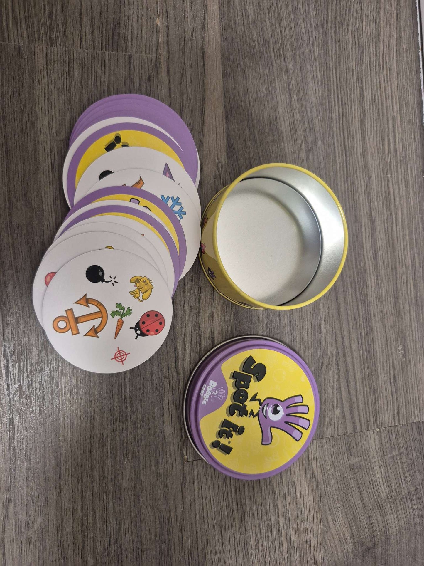 Spot It! 30 piece card game