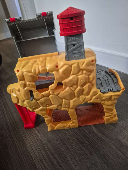 Fisher-Price Thomas & Friends Take-n-Play Rumbling Gold Mine Run