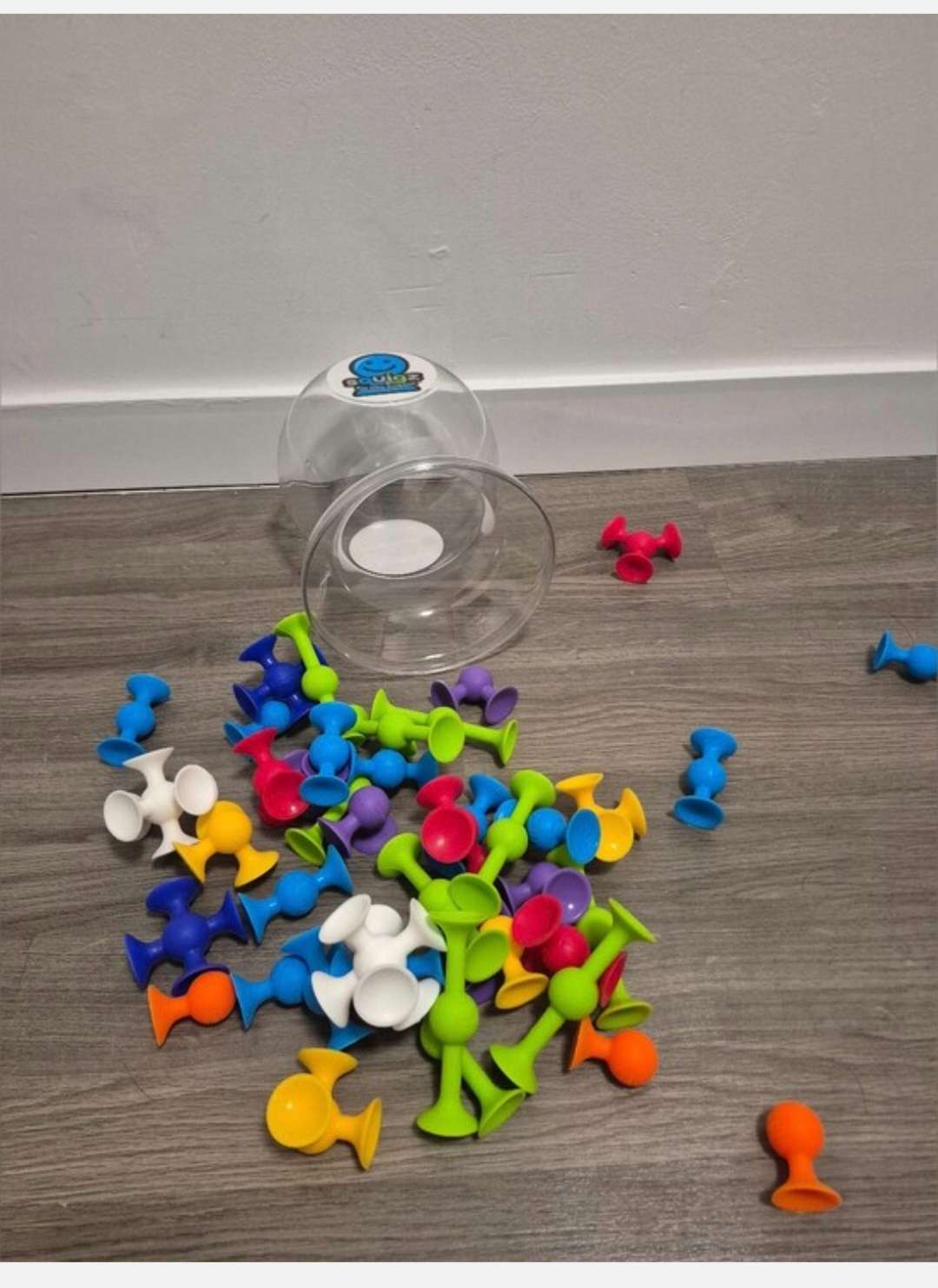 Fat Brain Toy Squigz Large Size 42 Piece Set