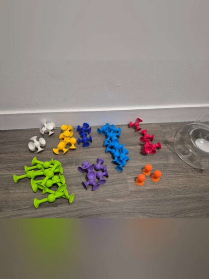 Fat Brain Toy Squigz Large Size 42 Piece Set