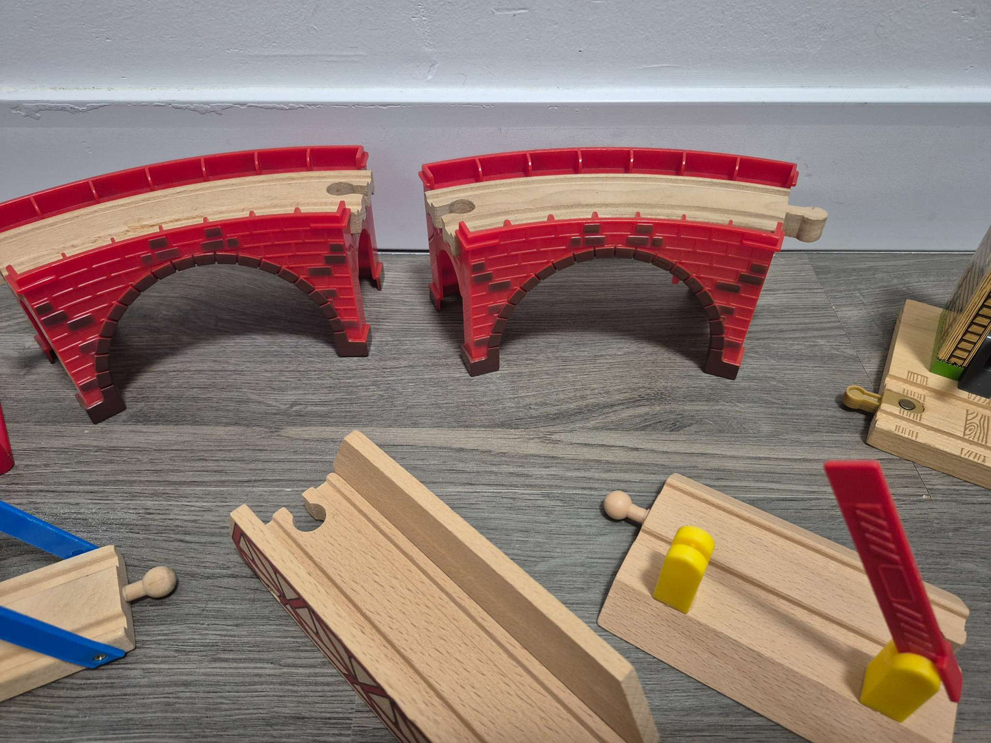 Train Special Items Bridges, Signals and Crossings