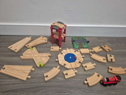 Trains Specialty Pieces Bundle Turntable, Switches and Curves