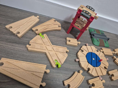 Trains Specialty Pieces Bundle Turntable, Switches and Curves