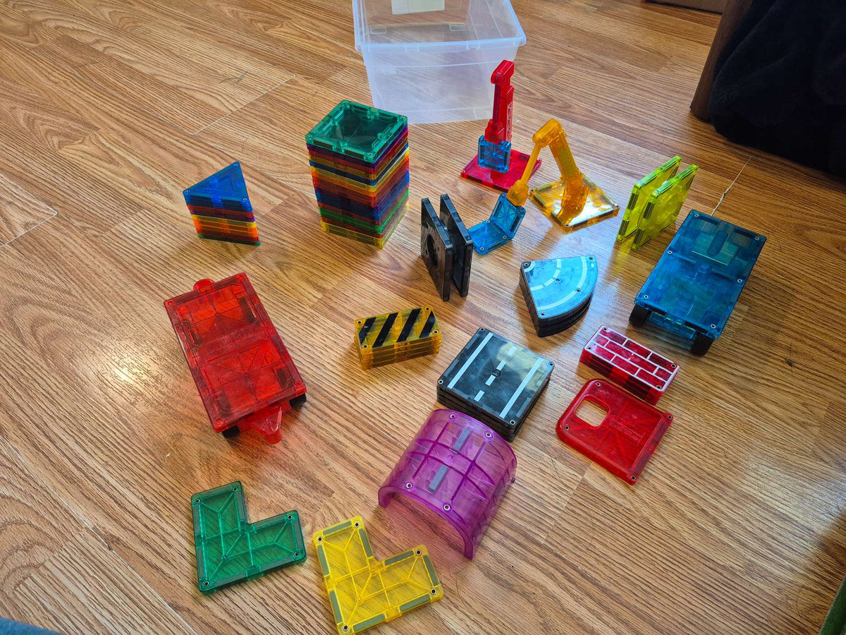 Magnatiles 55 + pieces Road Tunnel Cars