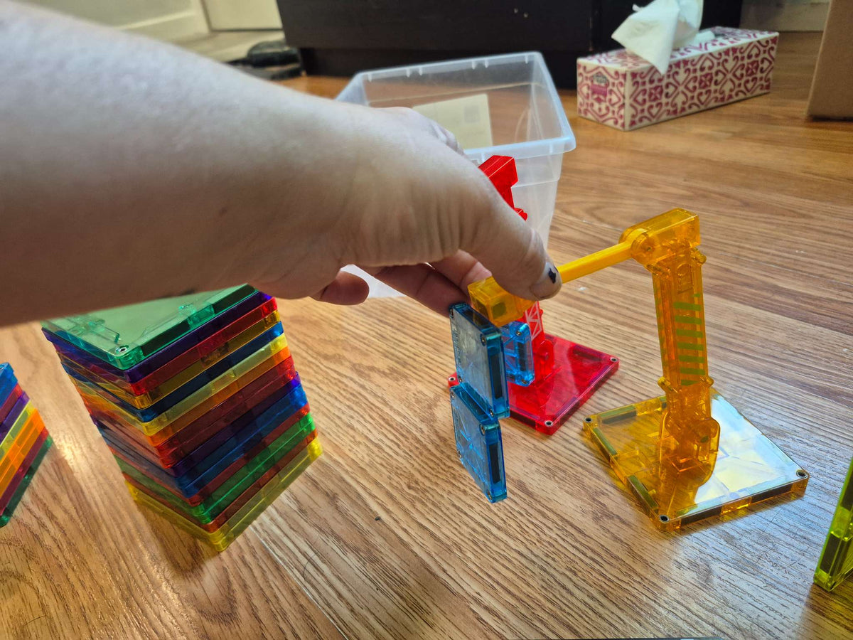Magnatiles 55 + pieces Road Tunnel Cars