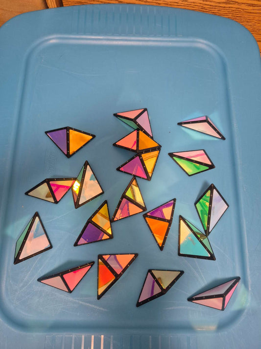 TOSY Magnet Pyramid Magnetic puzzle and STEM fidget 18 pieces