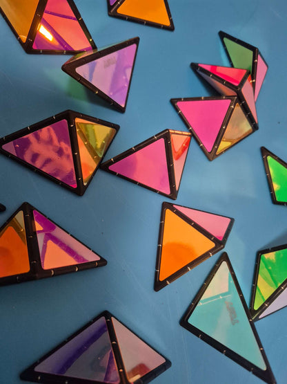 TOSY Magnet Pyramid Magnetic puzzle and STEM fidget 18 pieces