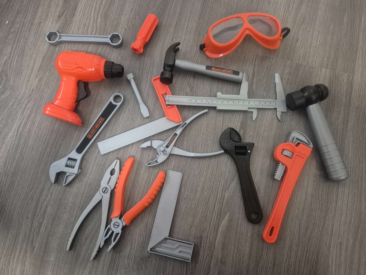 Black and Decker 15 + Piece Kids Construction Set