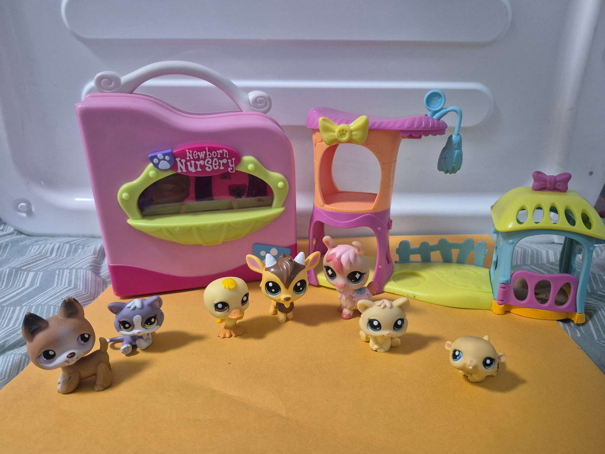 Littlest Pet Shop Bundle Figures And Playsets