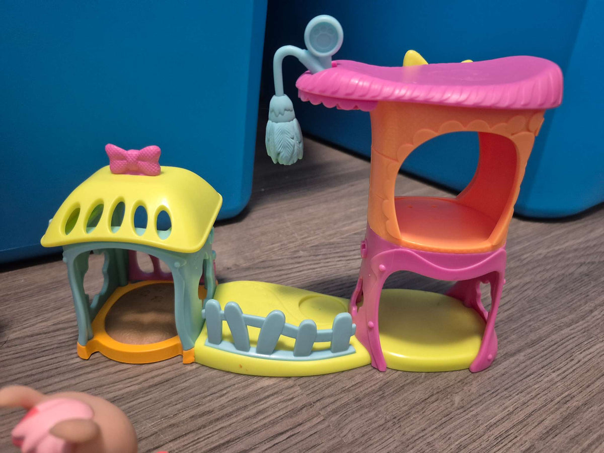 Littlest Pet Shop Bundle Figures And Playsets