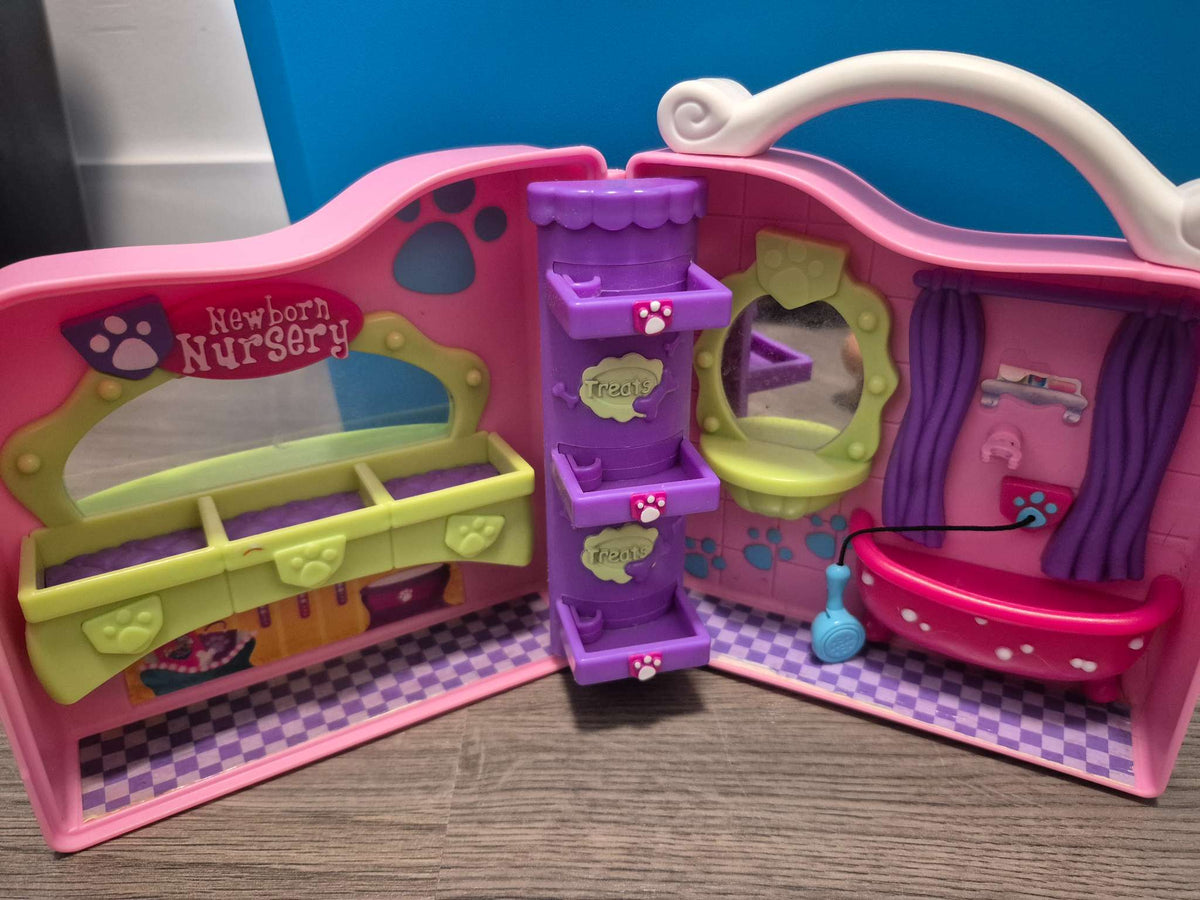 Littlest Pet Shop Bundle Figures And Playsets