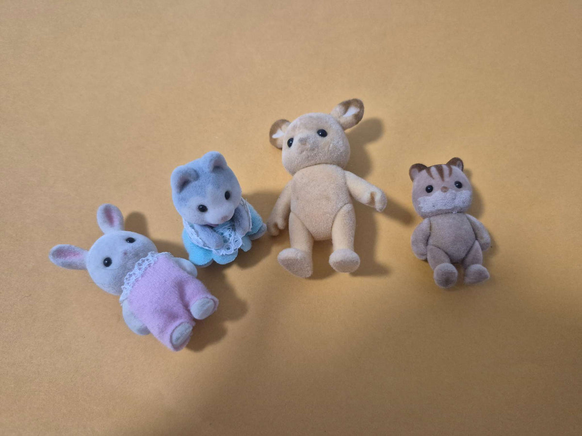 Calico Critters Sylvanian Families Striped Cat Baby Husky Bundle