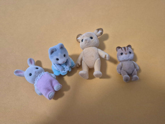 Calico Critters Sylvanian Families Striped Cat Baby Husky Bundle