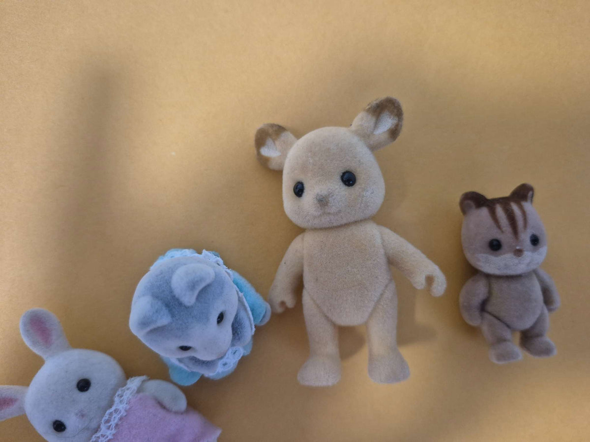Calico Critters Sylvanian Families Striped Cat Baby Husky Bundle