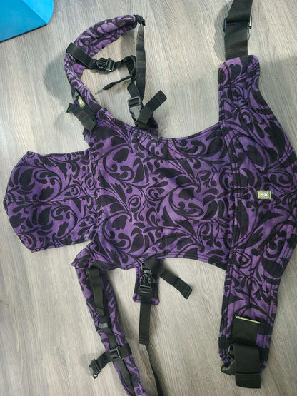 LennyLamb Mei-Tai Twisted Leaves in Purple/Black Baby Carrier with Hood RRP $320