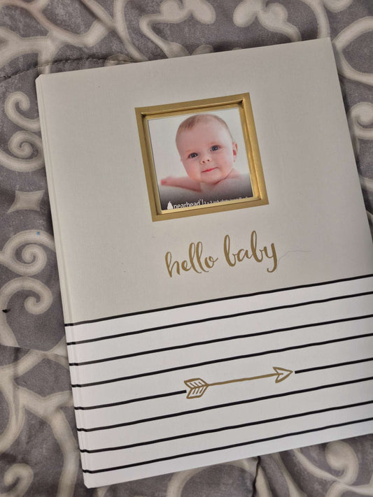 Pearhead Hello Baby Memory Book.