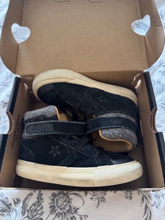 Converse high top size 5 , Shoes 5 (Walkers:12-24 mth)