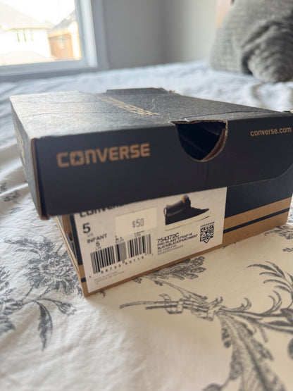 Converse high top size 5 , Shoes 5 (Walkers:12-24 mth)
