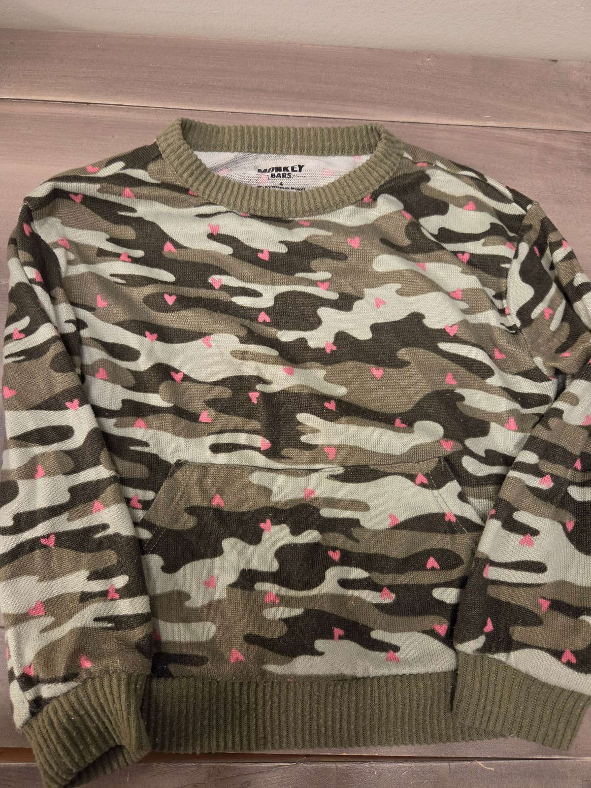 Camouflage sweater with hearts , Kids 4/4T