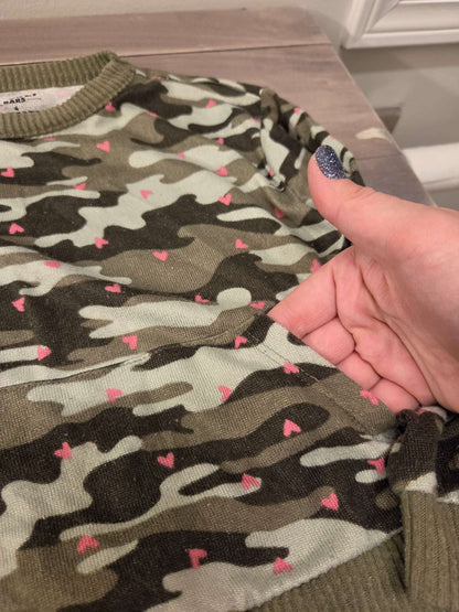 Camouflage sweater with hearts , Kids 4/4T
