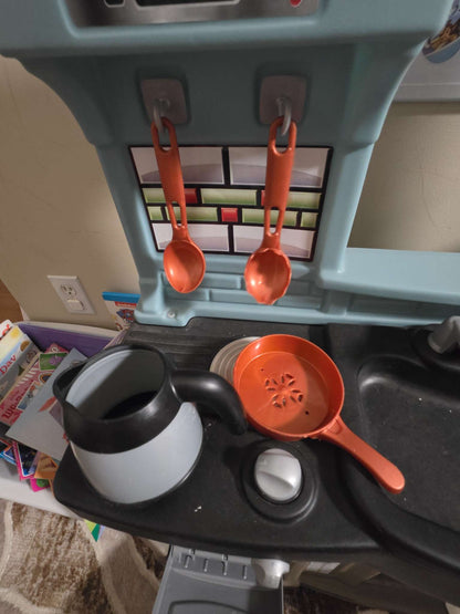 Kids Play kitchen & buggy