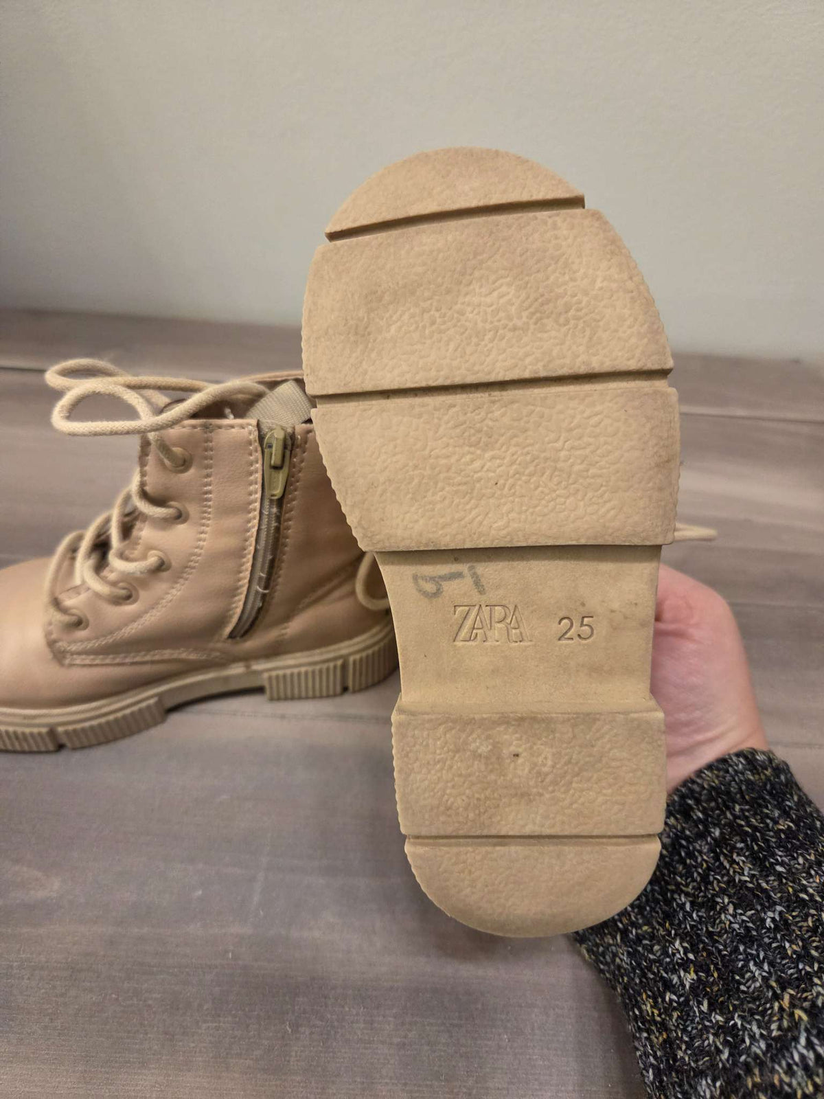 Girls boot , Shoes 9 (Toddler:2-4yr)