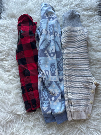 2 winter jumpers/rompers and Carters bunting suit , Kids 6 Month (3-6M)