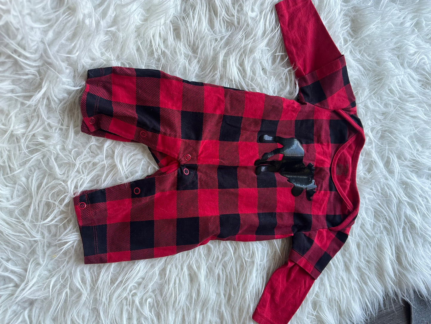 2 winter jumpers/rompers and Carters bunting suit , Kids 6 Month (3-6M)