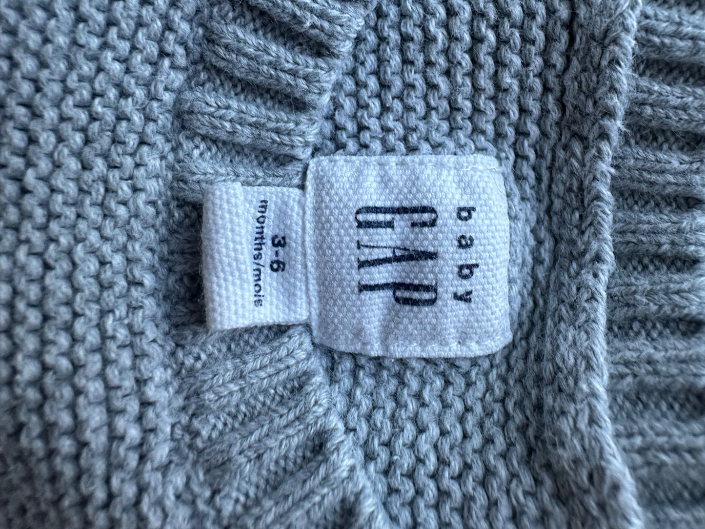 2 winter jumpers/rompers and Carters bunting suit , Kids 6 Month (3-6M)