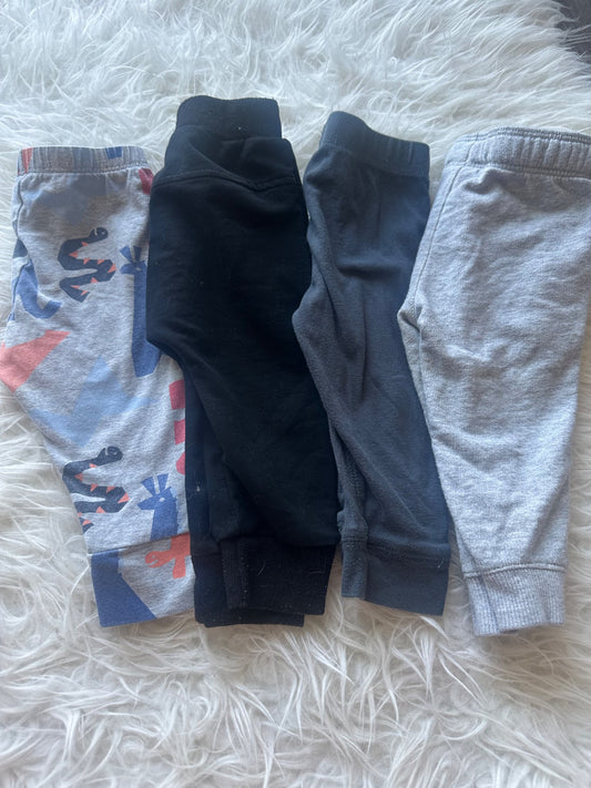4 pairs of pants , Kids 12 Month (9-12M)