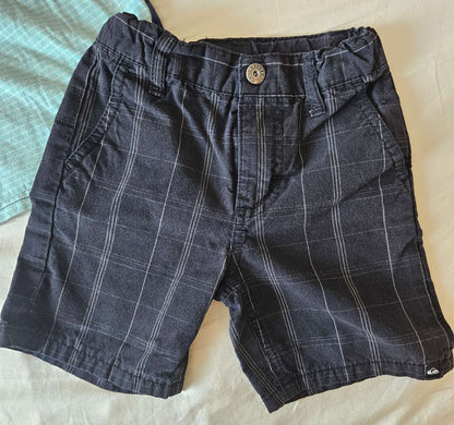 Quicksilver 2 piece set (blue t-shirt and black shorts) size 2, Kids 2T