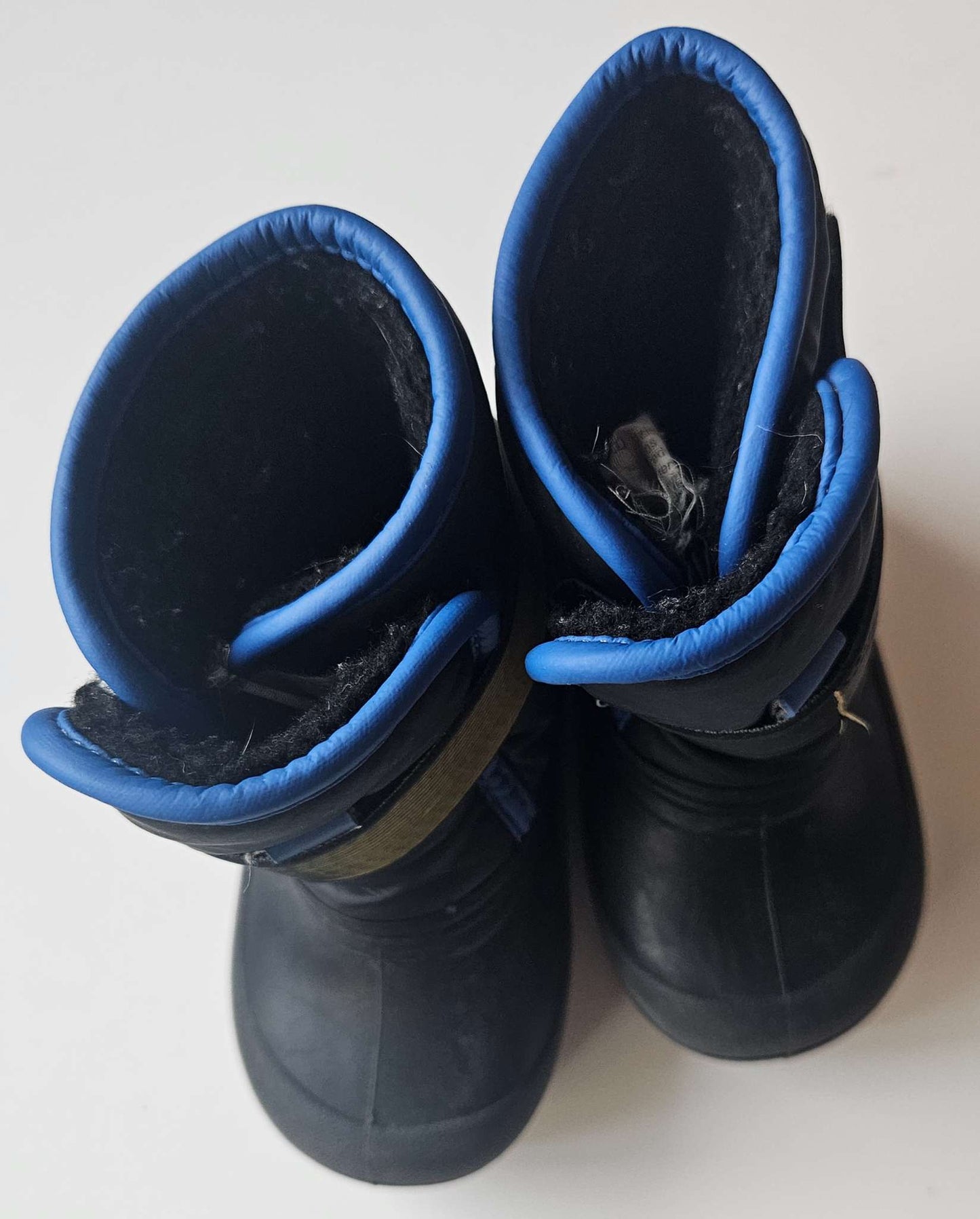 Black and Blue Lucky B winter boots size 5, Shoes 5 (Walkers:12-24 mth)