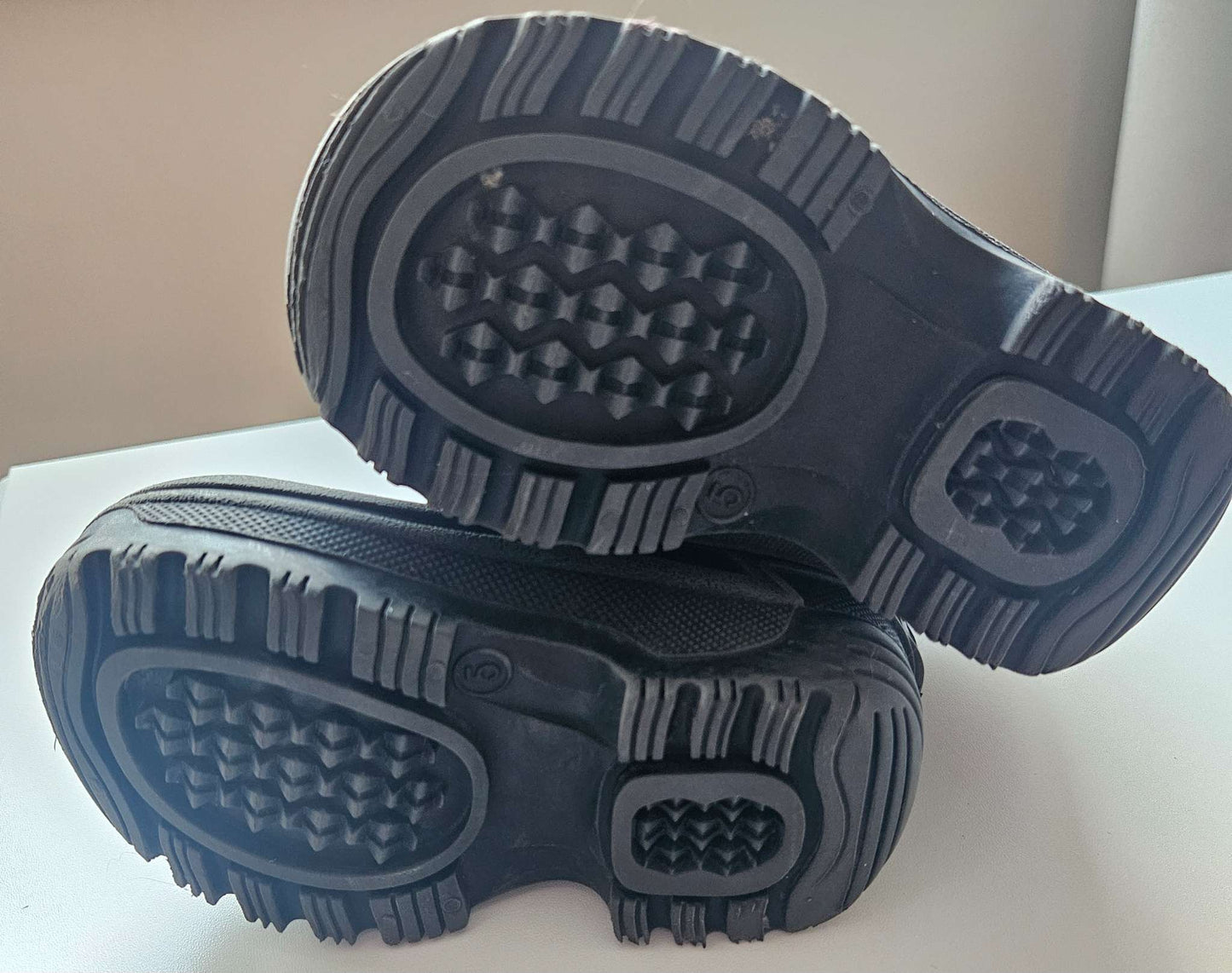 Black and Blue Lucky B winter boots size 5, Shoes 5 (Walkers:12-24 mth)